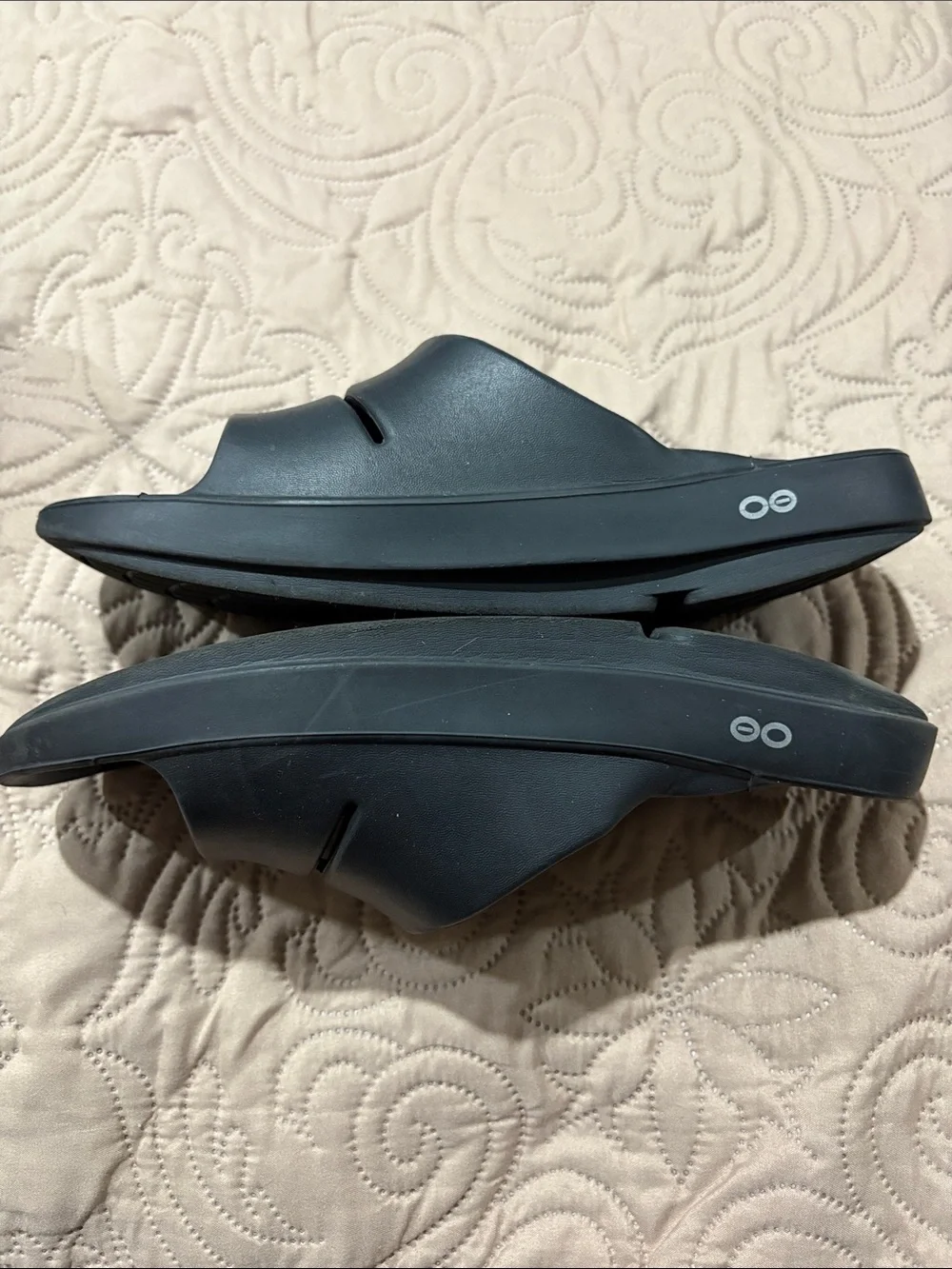 OOFOS Men’s Black Recovery Slide Sandals M10 W12 EU 43